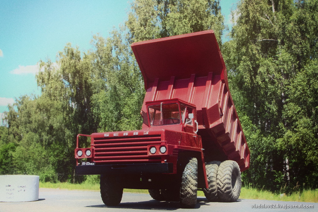 Белаз (belaz): как выглядит самый большой карьерный 500-тонный самосвал в сравнении с человеком