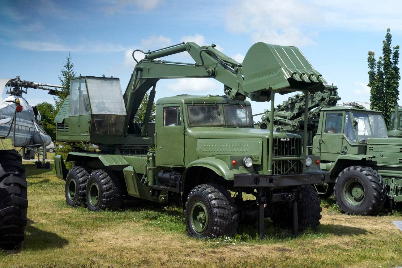 Экскаватор КрАЗ собирают в Кременчуге на автомобильном заводе Какой самый лучший экскаватор на базе КрАЗа Технические характеристики самых востребованных моделей 260 и 255Б В число лидеров производства также входят модели 1:43 6322 Какие отзывы о техники