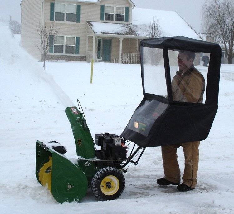трактор для уборки снега с ковшом: снегоуборщик, чистка снега .